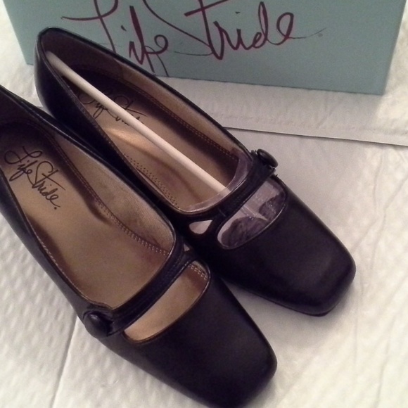 Life Stride Shoes - |SOLD| Life Stride Black Mary Jane Shoes 9W